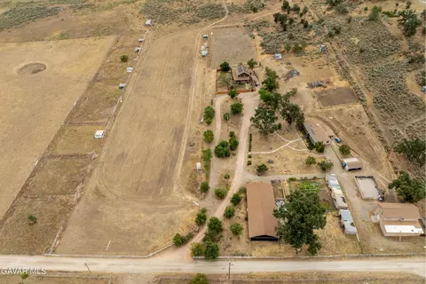 View/Area - 18518 Pellisier Rd, Tehachapi, CA 93561 photo 11 of 15