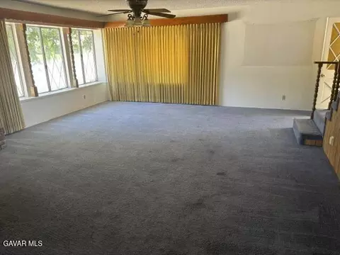 Living - 601 Maple St, Tehachapi, CA 93561 photo 3 of 6