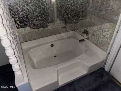 Bath - 601 Maple St, Tehachapi, CA 93561 photo 2 of 8