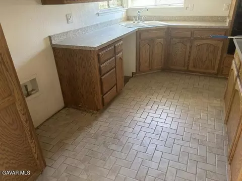 Kitchen - 601 Maple St, Tehachapi, CA 93561 photo 2 of 3