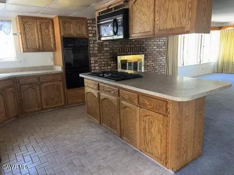 Kitchen - 601 Maple St, Tehachapi, CA 93561 photo 3 of 3