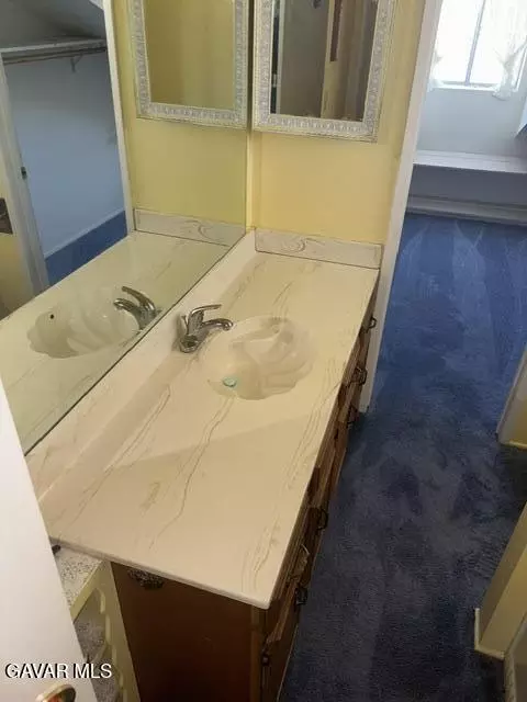Bath - 601 Maple St, Tehachapi, CA 93561 photo 7 of 8