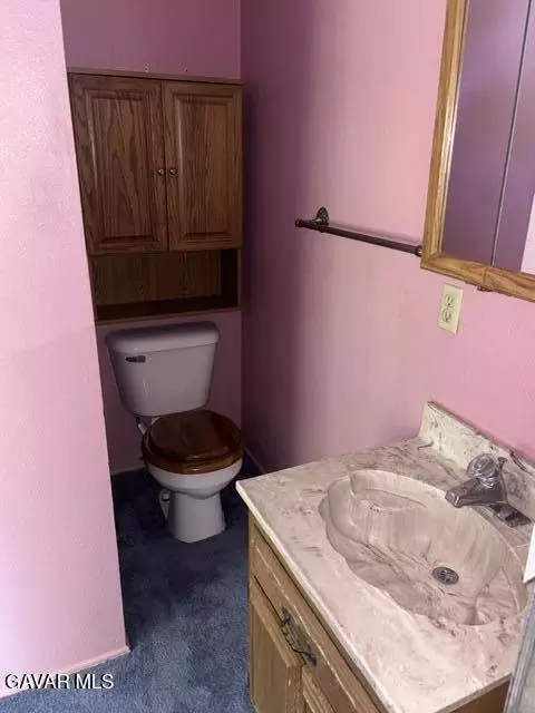 Bath - 601 Maple St, Tehachapi, CA 93561 photo 4 of 8
