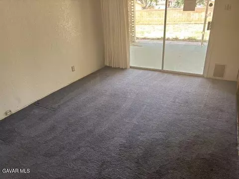 Living - 601 Maple St, Tehachapi, CA 93561 photo 6 of 6