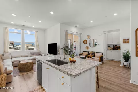 27466 Mercantile Ct UNIT 303, Valencia, CA 91381