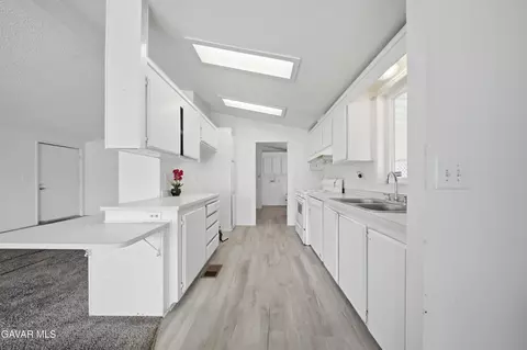 Kitchen - 2121 E Avenue I #73, Lancaster, CA 93535 photo 1 of 2