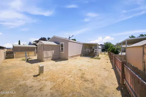 Exterior - 2121 E Avenue I #73, Lancaster, CA 93535 photo 2 of 2