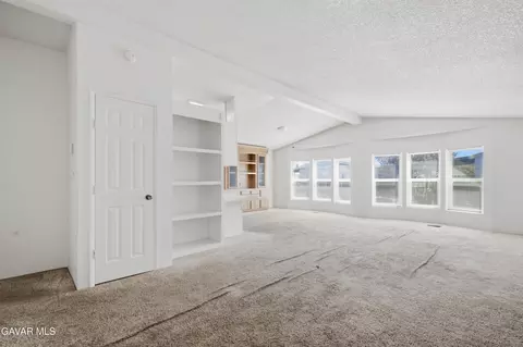 Living - 2121 E Avenue I #73, Lancaster, CA 93535 photo 2 of 3