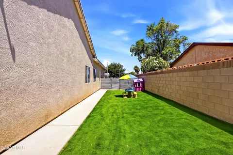 Exterior - 418 E Avenue J7, Lancaster, CA 93535 photo 6 of 8
