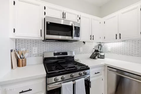 Kitchen - 418 E Avenue J7, Lancaster, CA 93535 photo 2 of 3