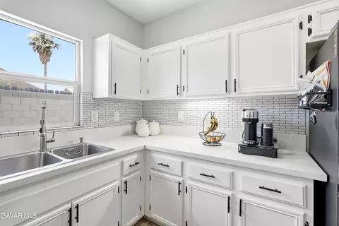 Kitchen - 418 E Avenue J7, Lancaster, CA 93535 photo 3 of 3