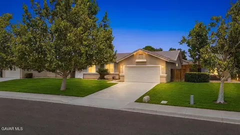 3537 Mount Lassen Ave, Rosamond, CA 93560