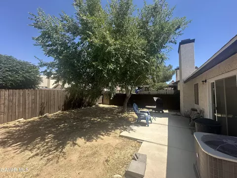 Exterior - 37628 E 13th St, Palmdale, CA 93550 photo 2 of 3