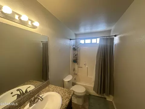 Bath - 37628 E 13th St, Palmdale, CA 93550 photo 2 of 3