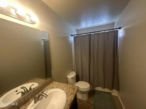 Bath - 37628 E 13th St, Palmdale, CA 93550 photo 3 of 3