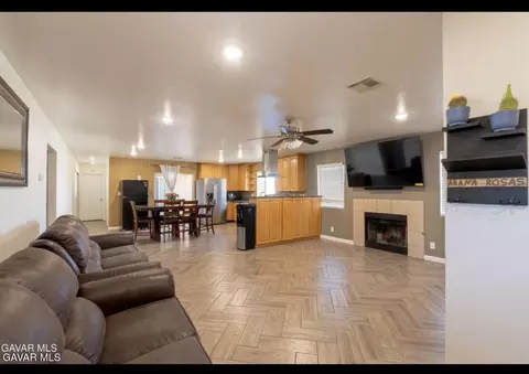 37551 29th St, Palmdale, CA 93550 photo 4