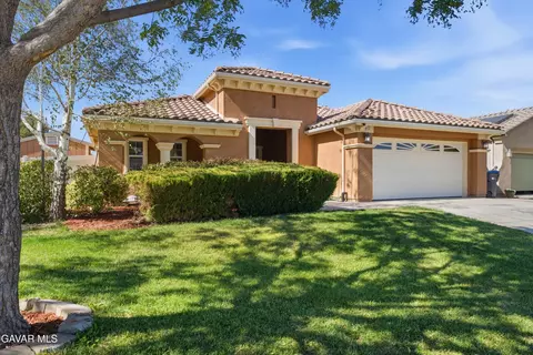 Exterior - 917 Laura Ln, Tehachapi, CA 93561 photo 3 of 3