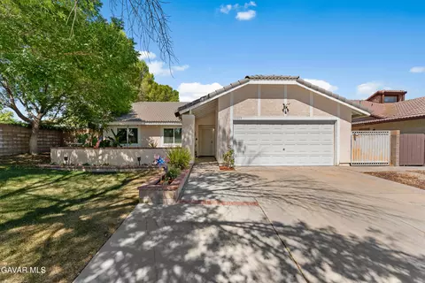 44003 Shad St, Lancaster, CA 93536
