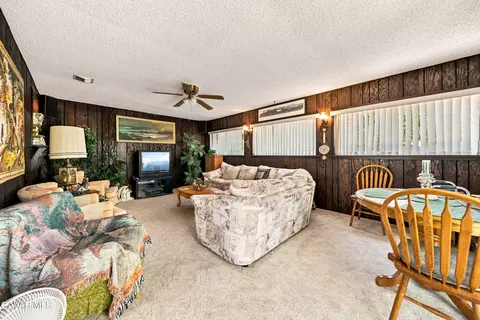Living - 517 S Mill St, Tehachapi, CA 93561 photo 5 of 7