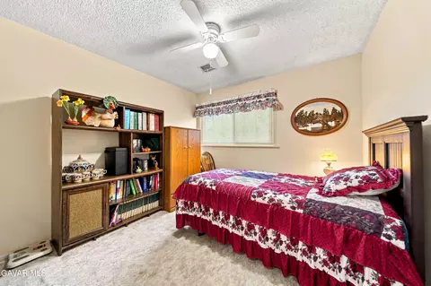 Bedroom - 517 S Mill St, Tehachapi, CA 93561 photo 1 of 5