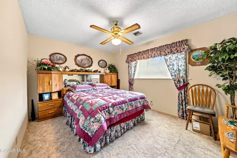 Bedroom - 517 S Mill St, Tehachapi, CA 93561 photo 2 of 5