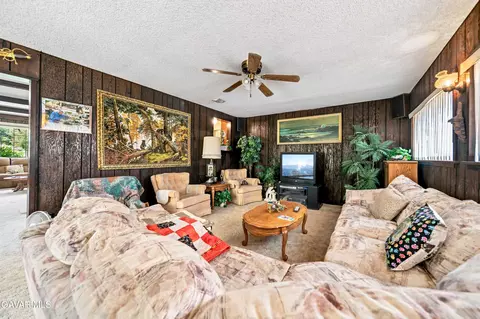Living - 517 S Mill St, Tehachapi, CA 93561 photo 6 of 7