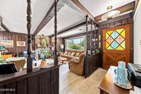 Entry Way - 517 S Mill St, Tehachapi, CA 93561 photo 1 of 2