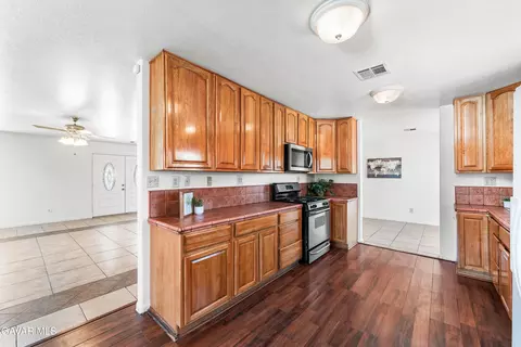 21208 Madre St, Tehachapi, CA 93561 photo 16