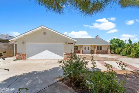 21208 Madre St, Tehachapi, CA 93561 photo 1