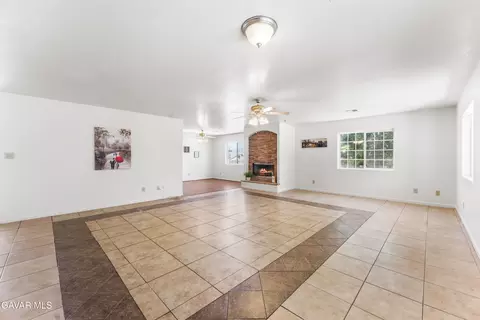 21208 Madre St, Tehachapi, CA 93561 photo 3