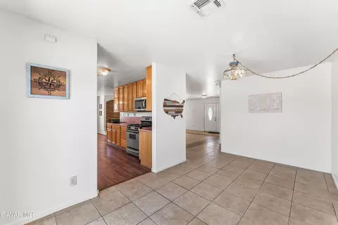 21208 Madre St, Tehachapi, CA 93561 photo 6