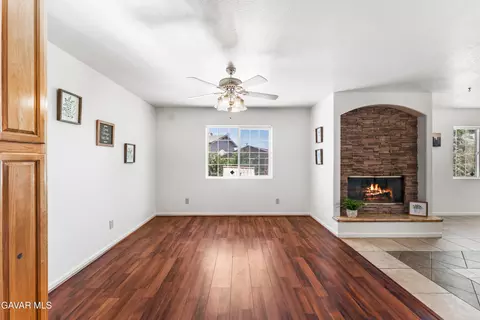21208 Madre St, Tehachapi, CA 93561 photo 13