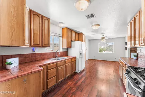 21208 Madre St, Tehachapi, CA 93561 photo 19