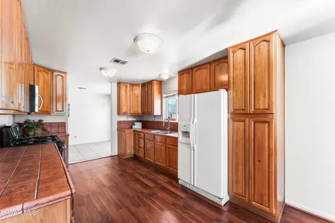 21208 Madre St, Tehachapi, CA 93561 photo 17