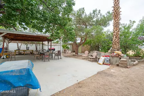Exterior - 37617 27th St, Palmdale, CA 93550 photo 7 of 8
