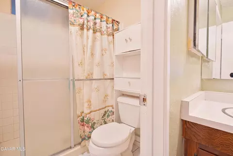 Bath - 37617 27th St, Palmdale, CA 93550 photo 3 of 3