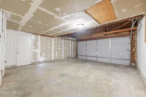 Other - 601 Curve Cir, Lancaster, CA 93535 photo 4 of 5
