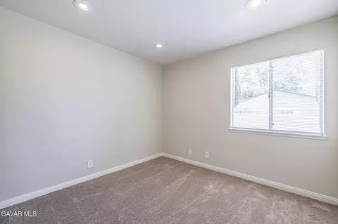 Bedroom - 601 Curve Cir, Lancaster, CA 93535 photo 4 of 7