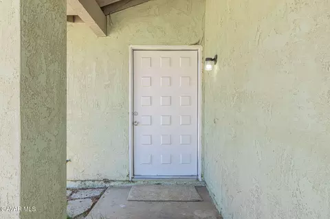 Entry Way - 601 Curve Cir, Lancaster, CA 93535 photo 1 of 2