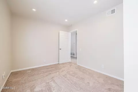 Bedroom - 601 Curve Cir, Lancaster, CA 93535 photo 3 of 7