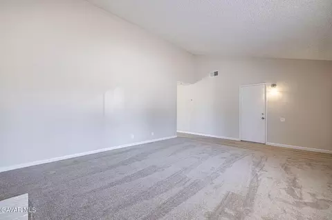 Living - 601 Curve Cir, Lancaster, CA 93535 photo 3 of 7