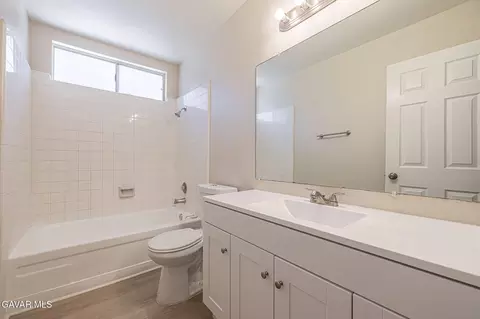 Bath - 601 Curve Cir, Lancaster, CA 93535 photo 2 of 2