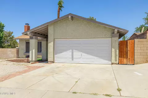 Exterior - 601 Curve Cir, Lancaster, CA 93535 photo 4 of 10