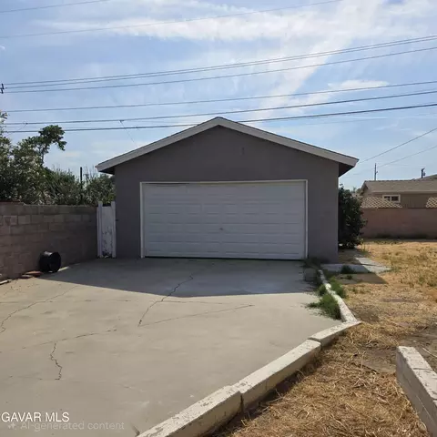 Exterior - 38527 E 36th Street East St, Palmdale, CA 93550 photo 6 of 8