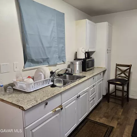 Kitchen - 38527 E 36th Street East St, Palmdale, CA 93550 photo 3 of 3