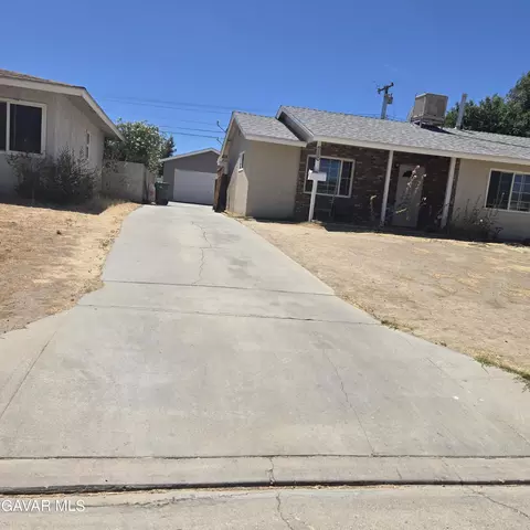 Exterior - 38527 E 36th Street East St, Palmdale, CA 93550 photo 3 of 5