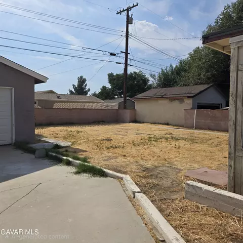 Exterior - 38527 E 36th Street East St, Palmdale, CA 93550 photo 7 of 8