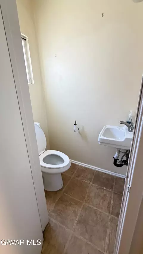 44423 3rd St, Lancaster, CA 93535 photo 8