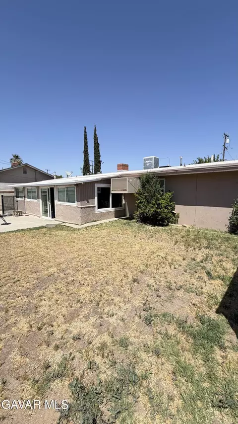 44423 3rd St, Lancaster, CA 93535 photo 16