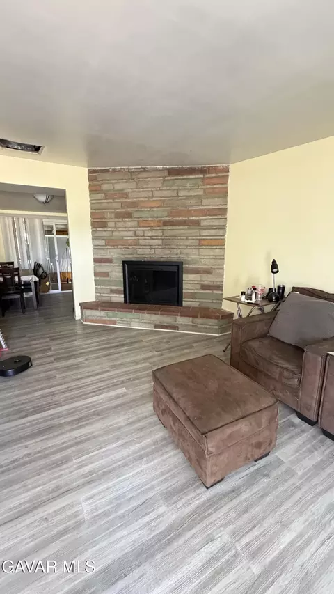 44423 3rd St, Lancaster, CA 93535 photo 3